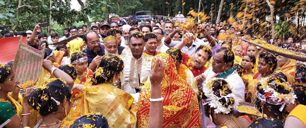 গলাচিপায় দুর্গাপূজায় উৎসবের আমেজ