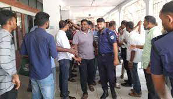 আগৈলঝাড়ায় বিস্ফোরক মামলায় বিএনপির ৮৪নেতাকর্মী আসামি!