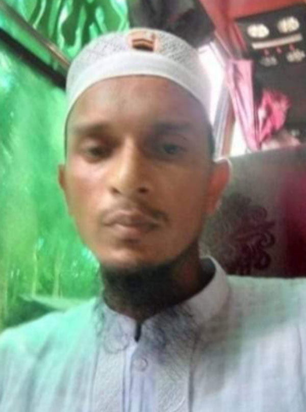 মঠবাড়িয়ায় শিক্ষক-ছাত্রীর আপত্তিকর ভিডিও ফাঁস!