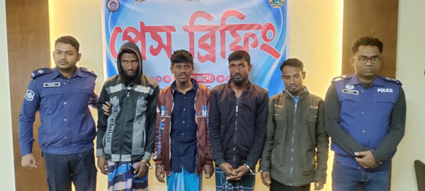 তজুমদ্দিনে মুক্তিপনের সুত্র ধরে চার ডাকাতকে আটক!