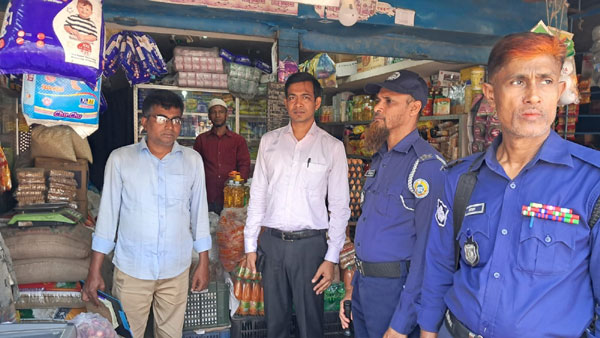 দুমকিতে ৫ব্যবসায় প্রতিষ্ঠানকে ৯হাজার টাকা জরিমানা