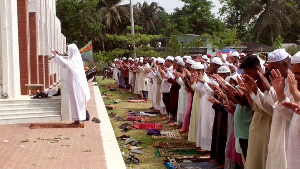 গোপালগঞ্জে বৃষ্টির জন্য ইস্তিস্কার নামাজ আদায়