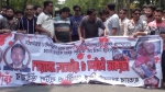 গোপালগঞ্জে ওসিকুল হত্যার প্রতিবাদে সড়ক অবরোধ