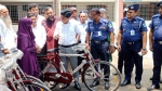 দেবহাটায় দরিদ্র মেধাবী শিক্ষার্থীদের মাঝে সাইকেল বিতরণ