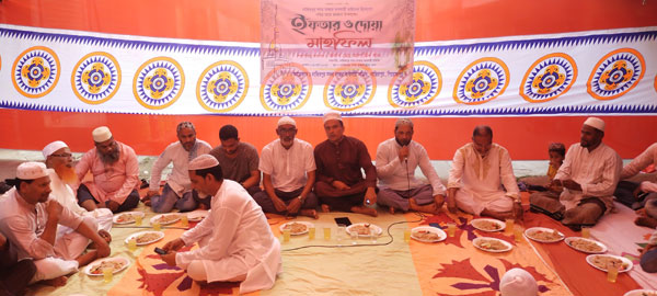 নাজিরপুরে ব্যবসাযি় সমিতির ইফতার মাহফিল