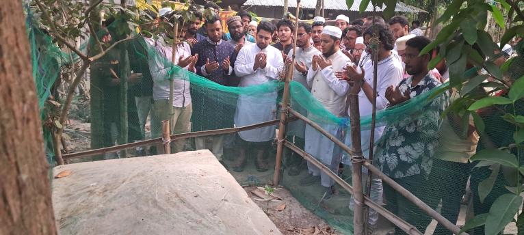 ২৪ ঘন্টার মধ্যে শহীদ কন্যার ধর্ষকদের গ্রেফতার করতে হবে-নাহিদ