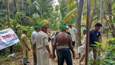 নাজিরপুরে জামায়াতের স্বেচ্ছাশ্রমে রাস্তা সংস্কার