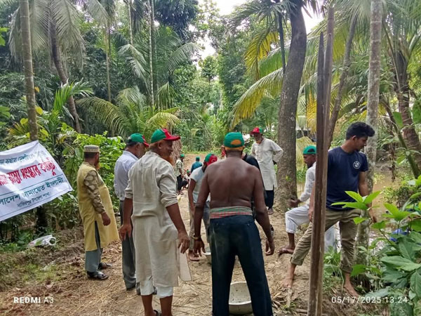 নাজিরপুরে জামায়াতের স্বেচ্ছাশ্রমে রাস্তা সংস্কার