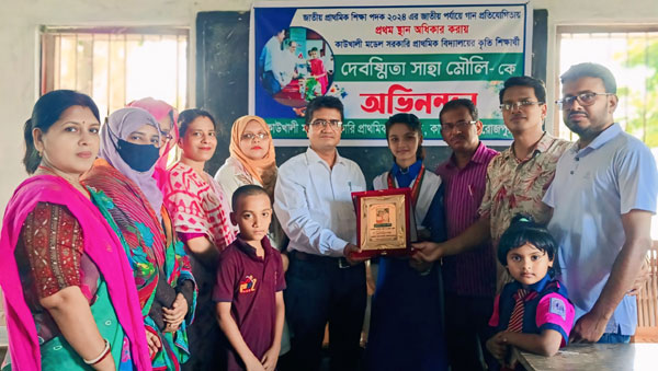 দেশ সেরা কাউখালী মডেল স্কুল কৃতি শিক্ষার্থীকে সংবর্ধনা