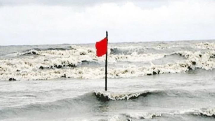 টানা বৃষ্টিতে পটুয়াখালীতে জনজীবন স্থবির