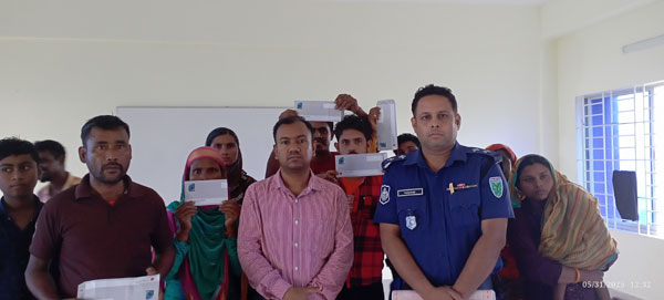 ছাতকে পুশইনকৃত ১৬জনকে পরিবারের কাছে হস্তান্তর