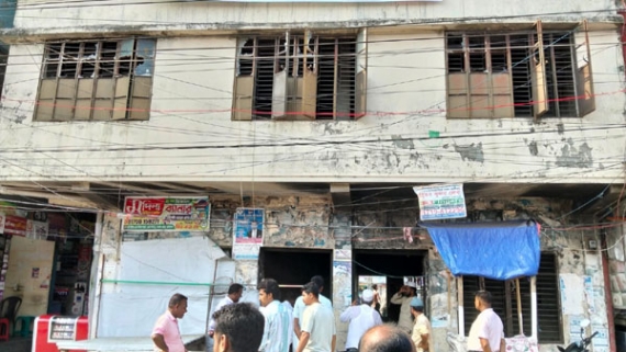 চরফ্যাশনে আ‘লীগের অফিসে এনসিপির সাইনবোর্ড!