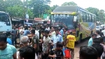 <small>চাঁদাবাজি বন্ধের দাবি</small>টরকি বন্দর ব্যবসায়ি ধর্মঘটে মহাসড়ক অবরোধ
