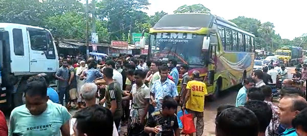 টরকি বন্দর ব্যবসায়ি ধর্মঘটে মহাসড়ক অবরোধ