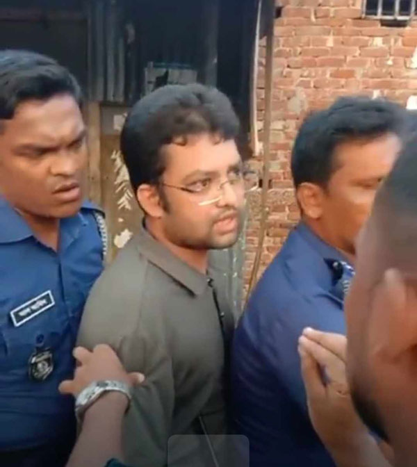 দুমকিতে নিষিদ্ধ ছাত্রলীগ নেতাকে পুলিশে সোপর্দ