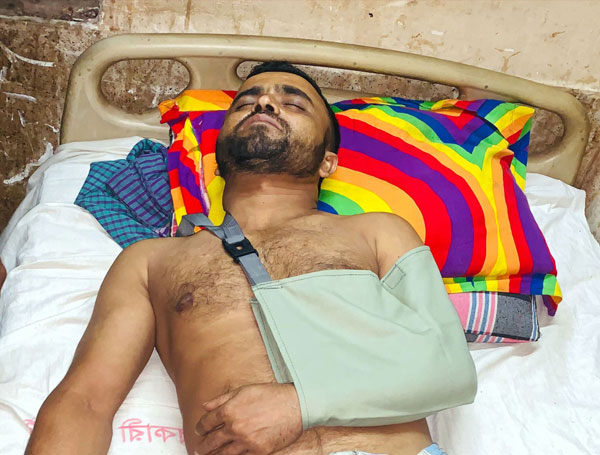 গৌরনদীতে চাঁদা না পেয়ে ইউপি সদস্যকে পিটিয়ে জখম