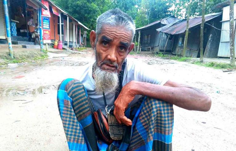 ১০২ বছর বয়সী আজাহার মোল্লা