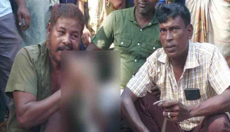 সাপুড়ে মোজাহারের সেই বিষাক্ত সাপটি কাঁচা চিবিয়ে খাবার দৃশ্য এটি