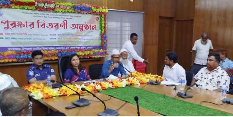 চরফ্যাশনে কৃতি শিক্ষার্থীদের মাঝে পুরস্কার বিতরণ