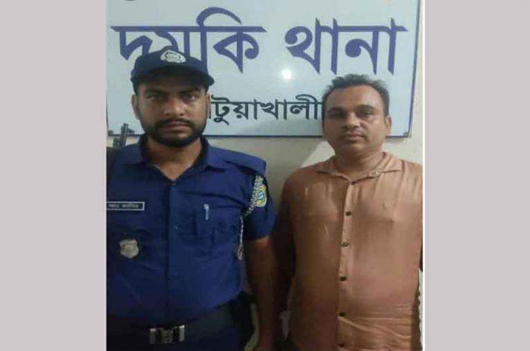দুমকিতে যুবলীগ নেতা মনিরুল গ্রেফতার