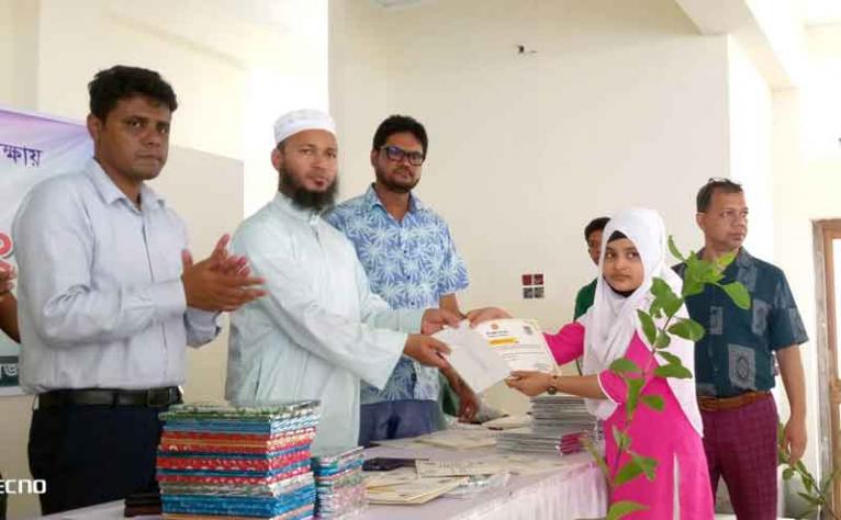নেছারাবাদে এসএসসিতে জিপিএ-৫ প্রাপ্ত শিক্ষার্থীদের সংবর্ধনা
