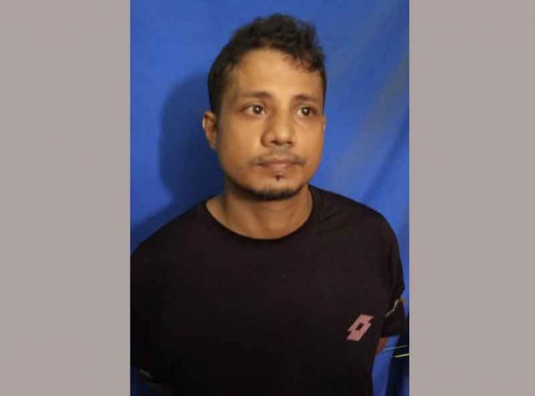 নেছারাবাদে বিকাশ দোকানে চুরি ও প্রতারণার অভিযোগে যুবক আটক