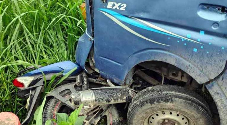টাঙ্গাইলে পিকআপ ও মোটরসাইকেলের সংঘর্ষে প্রাণ গেল ৩ জনের
