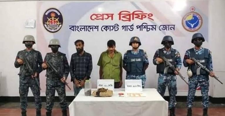 মোংলা যৌথ অভিযানে ইয়াবা ও গাঁজাসহ দুই মাদক ব্যবসায়ী আটক