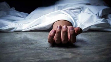 <small> মরদেহ নিয়ে সড়ক অবরোধ </small> আমতলীতে ইসলামী আন্দোলন নেতা বাস চাপায় নিহত
