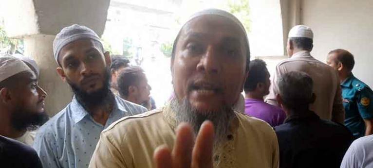 তবারক না পেয়ে বায়তুল মোকাররামে মুসুল্লীদের হট্টগোল