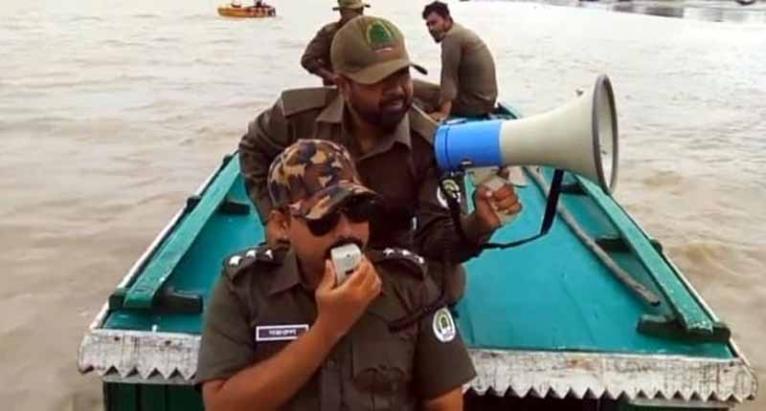 ডলফিন সংরক্ষণে সুন্দরবনে বন বিভাগের মাইকিং