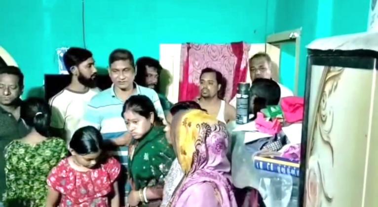 কলাপাড়ায় স্বর্ণ ব্যবসায়ীর বাড়িতে ডাকাতি, ২৫ ভরি স্বর্ণসহ টাকা লুট