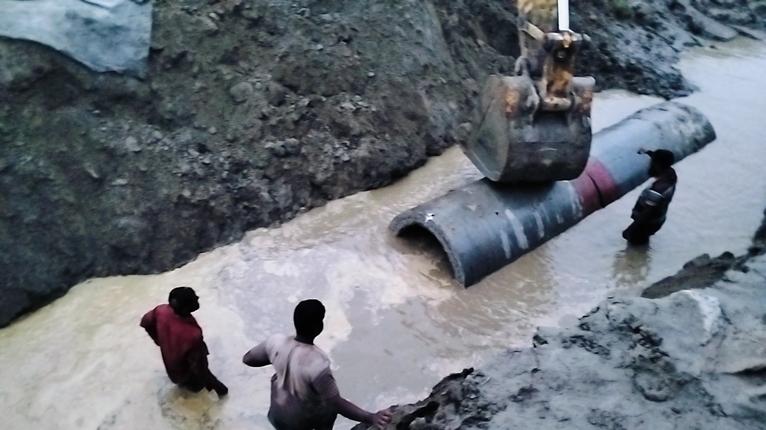 কলাপাড়ায় দশকানী গ্রামে পানিবন্দী মানুষের পাশে বিএনপি