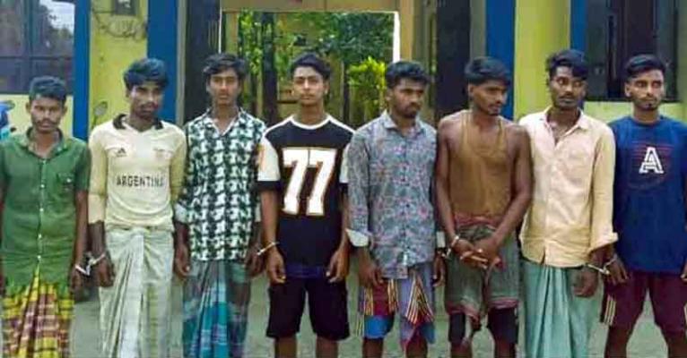 কলাগাঁও সীমান্ত ছড়ায় ফের বালু চুরি, আটক ৮