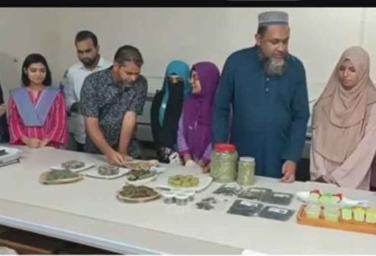 সামুদ্রিক শৈবাল থেকে খাবার ও প্রসাধনী তৈরি