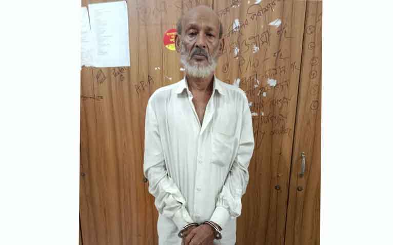 দুমকিতে গাঁজা সেবনের দায়ে বৃদ্ধের কারাদন্ড