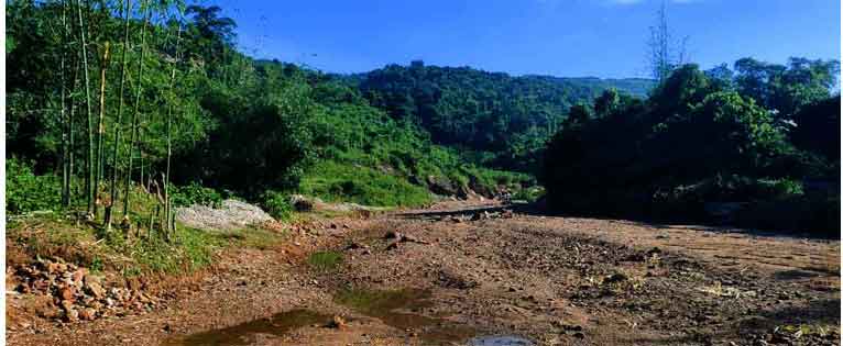 তাহিরপুরে বুরুঙ্গাছড়ায় কোটি টাকার খনিজ লুট