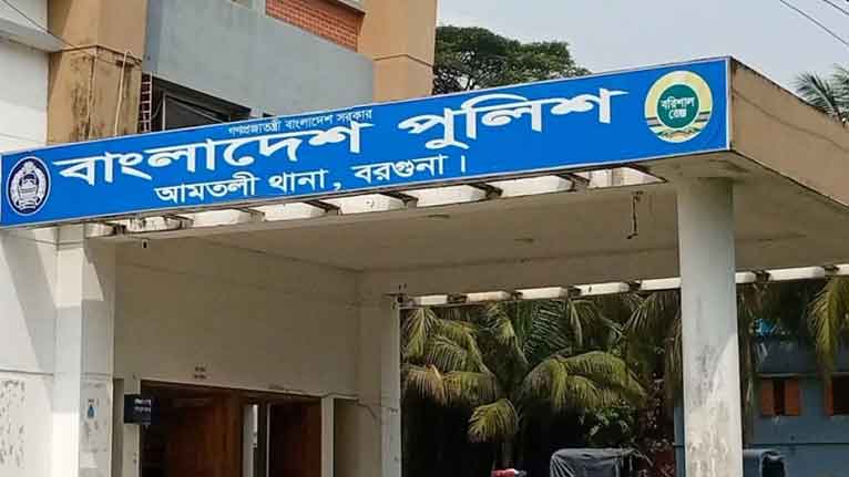 আমতলীতে জমির বিরোধে সংঘর্ষে পাঁচ নারীসহ আহত-১০