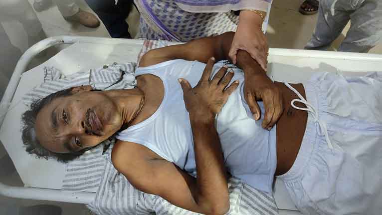 পিরোজপুরে প্রধান শিক্ষককে হাতুড়ি দিয়ে হাত-পা ভাঙল দুর্বৃত্তরা