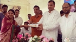 মঠবাড়িয়ায় ৭৭ পূজা মণ্ডপে বিএনপি নেতার অনুদান
