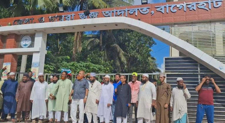 নির্বাচন অফিসে তালা