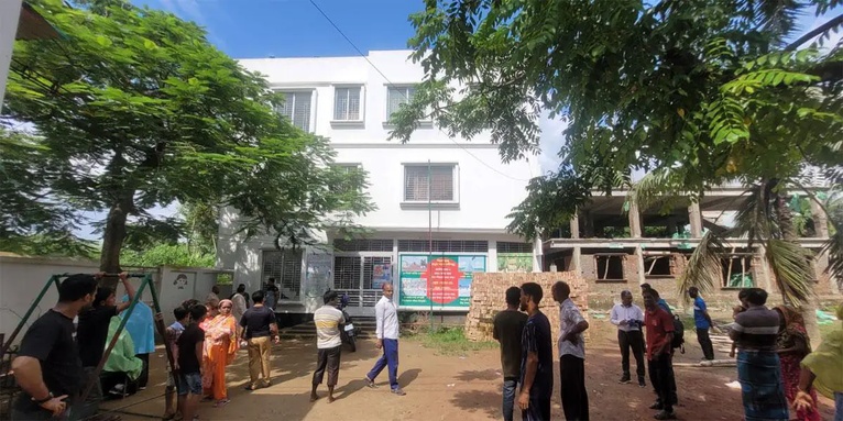 কুমিল্লা নগরীতে মা ও মেয়ের মরদেহ উদ্ধার, এলাকায় চাঞ্চল্য