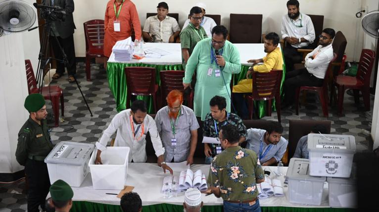 জাকসু নির্বাচন: তৃতীয় দিনেও ভোট গণনা অব্যাহত