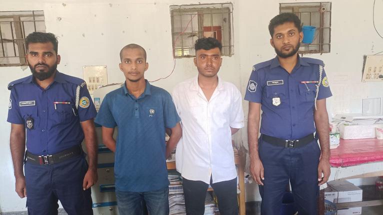 কুয়াকাটায় ব্যবসায়ীকে আটক রেখে মুক্তিপণ দাবি, পুলিশে আটক ২