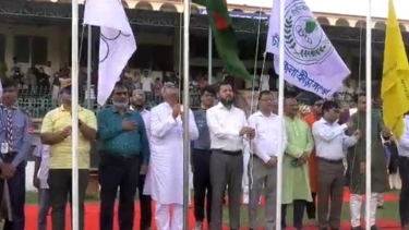 চাঁপাইনবাবগঞ্জে জেলা প্রশাসক গোল্ডকাপ ফুটবল টুর্ণামেন্ট উদ্বোধন