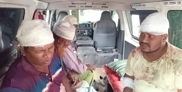 আমতলীতে ক্যারাম খেলা নিয়ে দুই বংশের সংঘর্ষে আহত ২৫