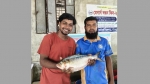 বঙ্গোপসাগরে ধরা পড়া এক ইলিশ বিক্রি সাড়ে ৬ হাজারে