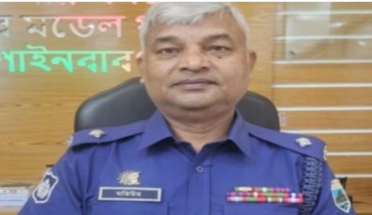 চাঁপাইনবাবগঞ্জ সদর থানা দালালমুক্ত, ওসির কক্ষে ঢুকছেন সাধারণ মানুষ