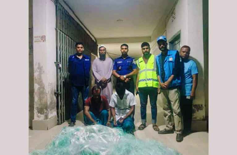 দুমকিতে নিষেধাজ্ঞা অমান্য করে ইলিশ শিকার, দুই জেলের কারাদন্ড