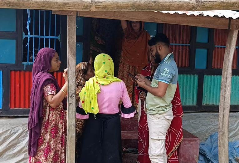 লিবিয়া থেকে আটক যুবকদের ছাড়িয়ে আনার দাবিতে অবস্থান
